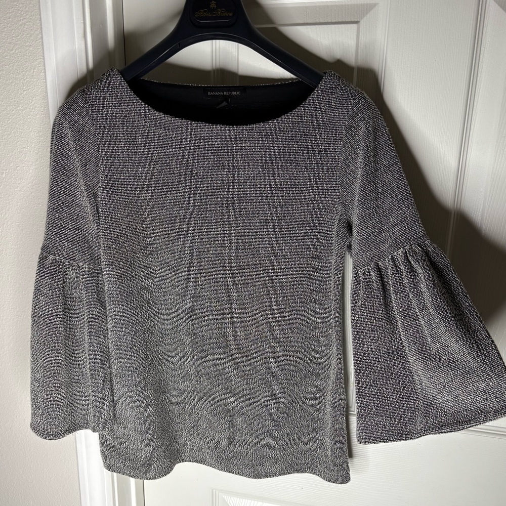 Banana Republic Soft Stretch Bouclé Grey Gray Pleated Flared Bell Sleeve Top S